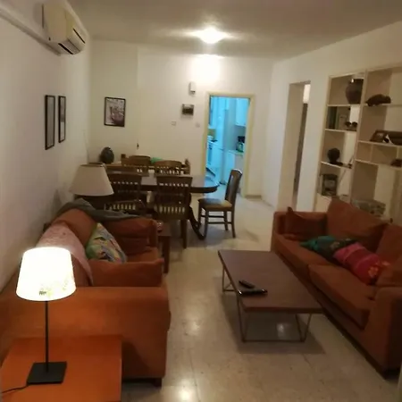 Sevi's Place, 3 Bedroom Flat, 110 S.m Larnaca