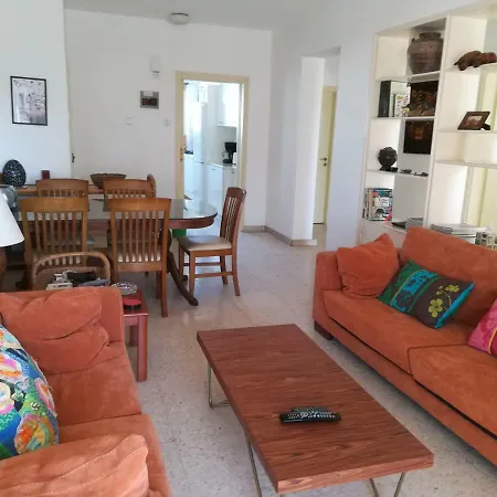 Sevi's Place, 3 Bedroom Flat, 110 S.m Lárnaka